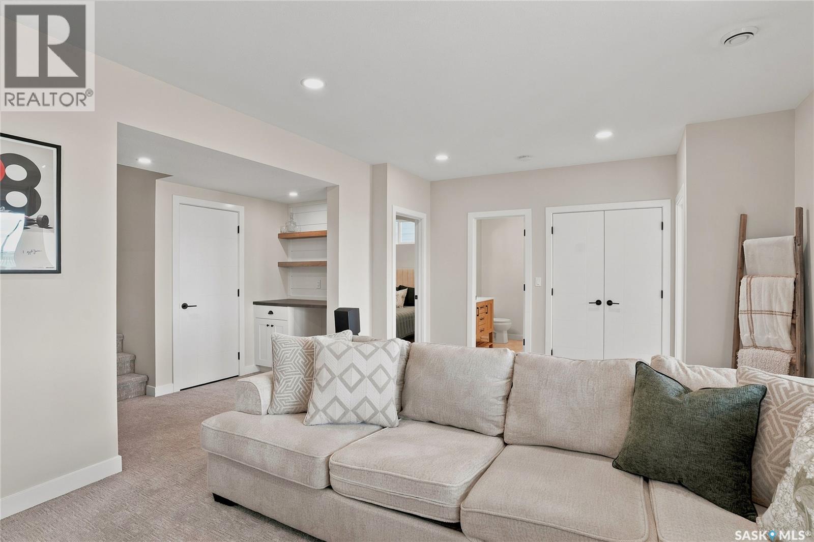 627 Fast CRESCENT — photo 35