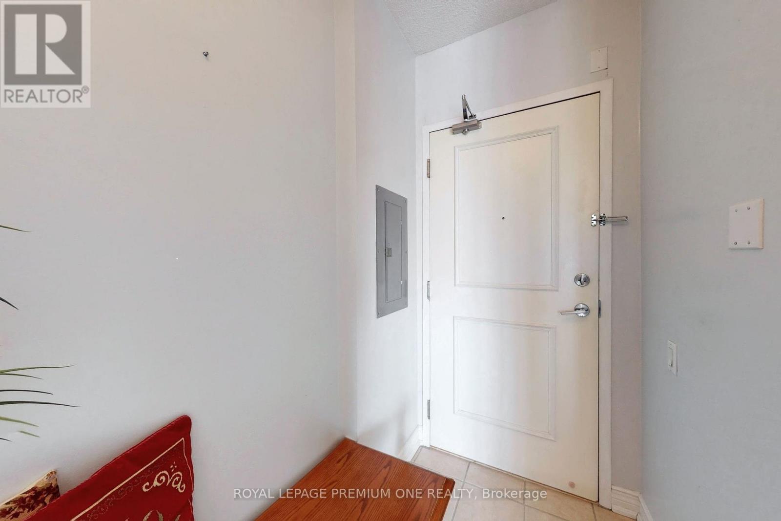 #1101 1600 KEELE STREET - 25