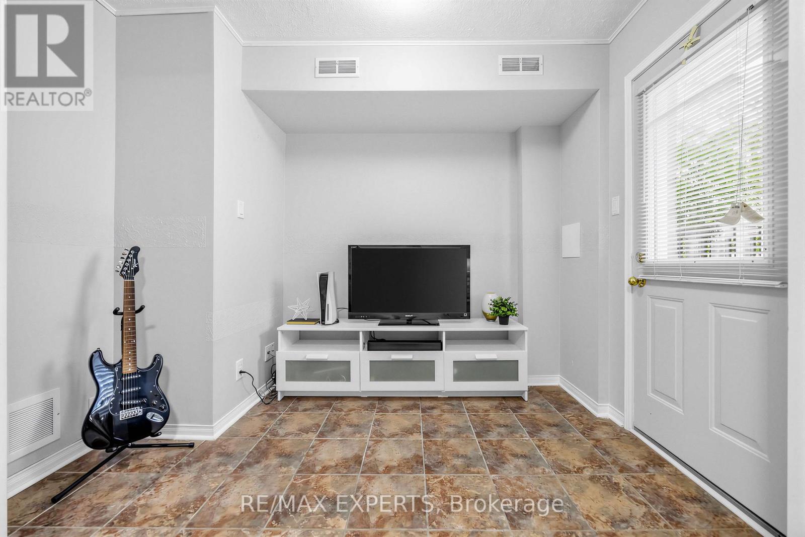 #97 601 SHORELINE DRIVE - 25