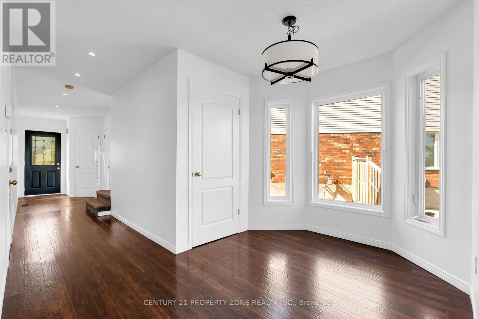 75 BENJAMIN CRESCENT - 18
