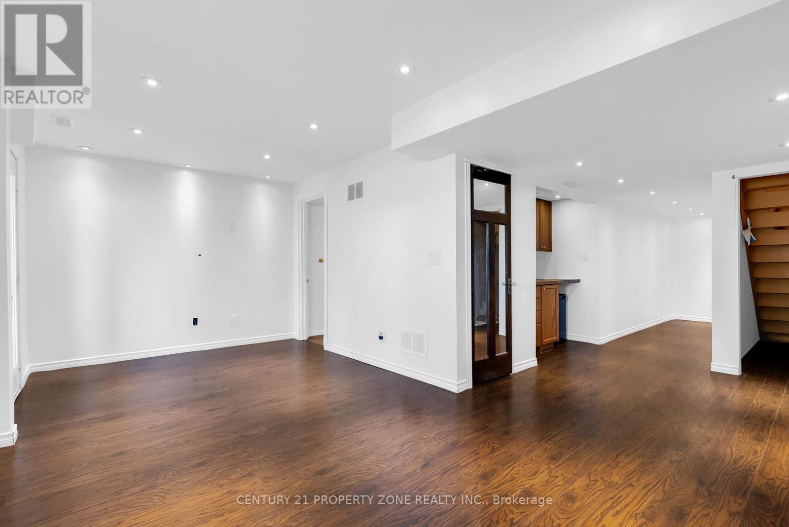 75 BENJAMIN CRESCENT - 36