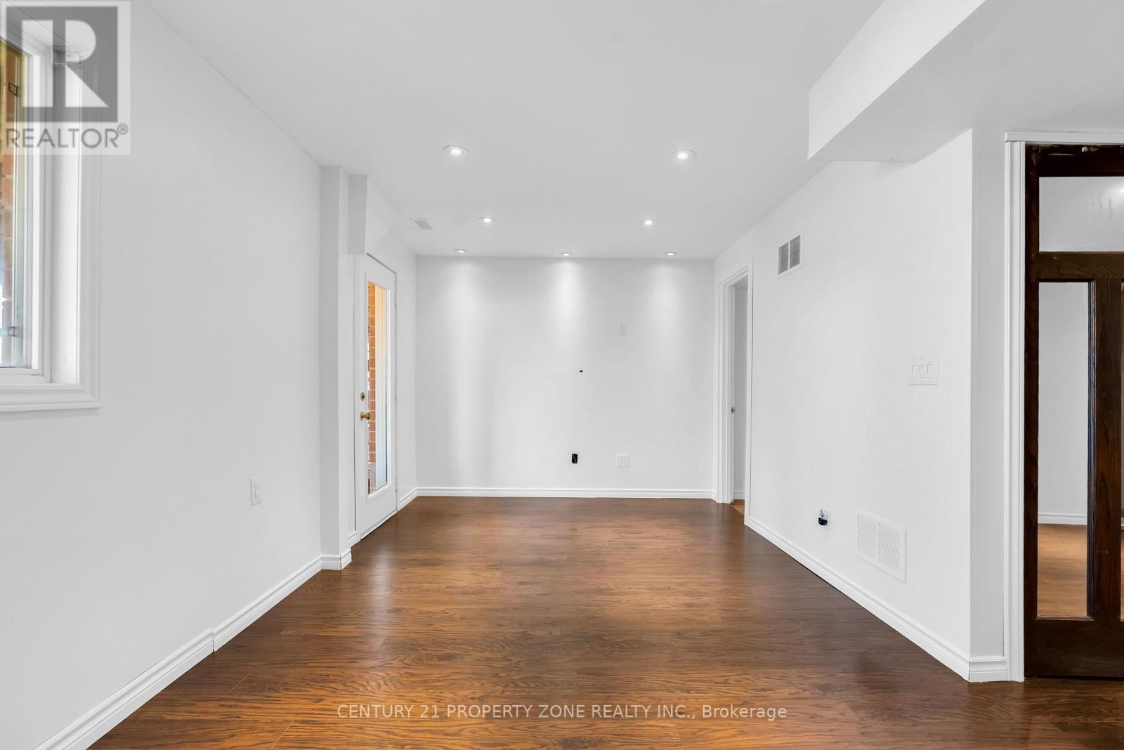 75 BENJAMIN CRESCENT - 37