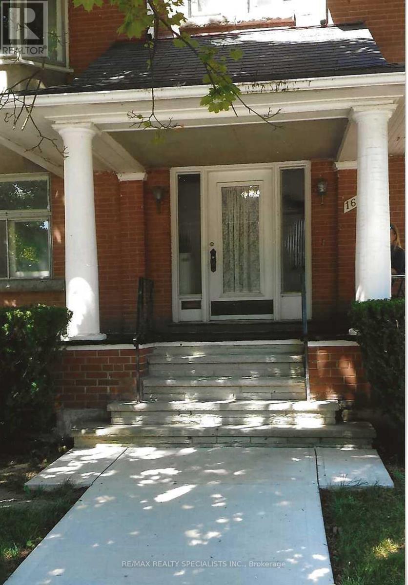 16 WELLINGTON STREET E - 1