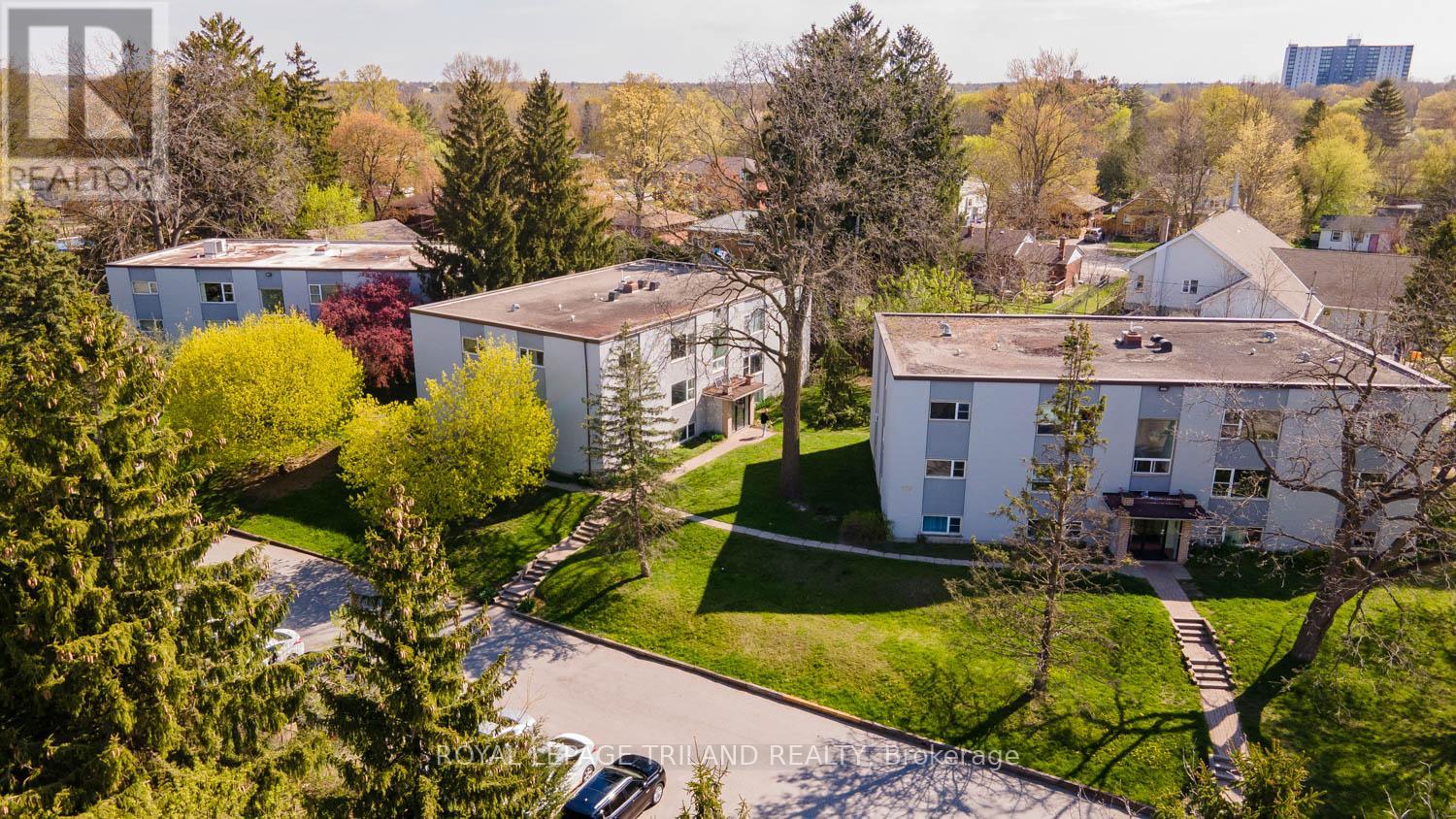 320-324 THOMPSON ROAD - 9