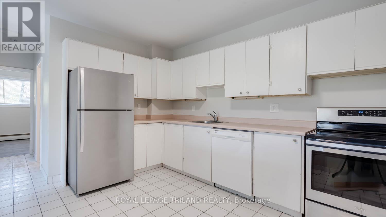 320-324 THOMPSON ROAD - 7