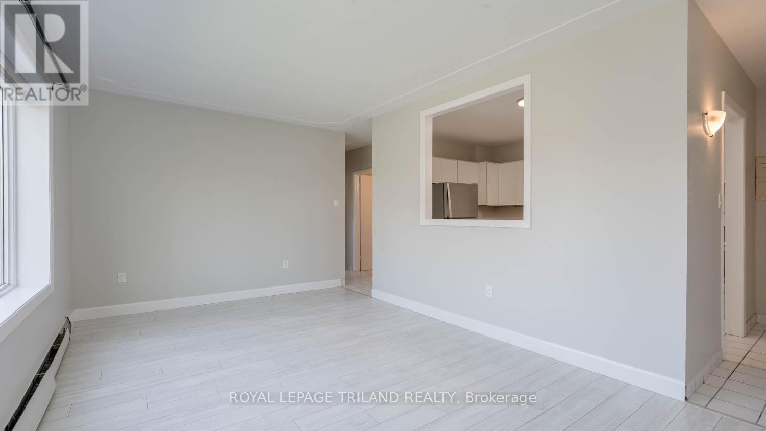 320-324 THOMPSON ROAD - 6