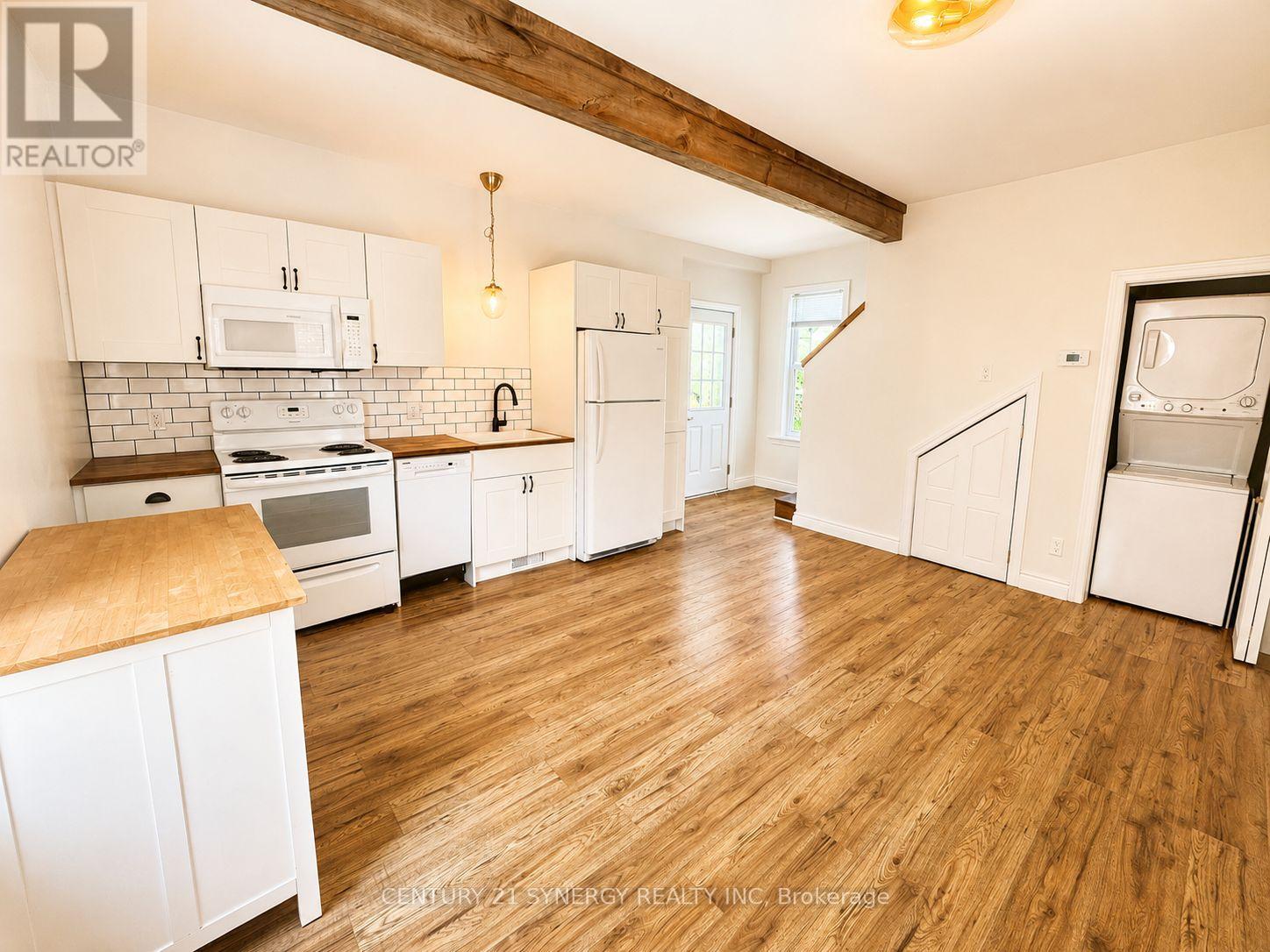 114 MAIN STREET E - Image 33