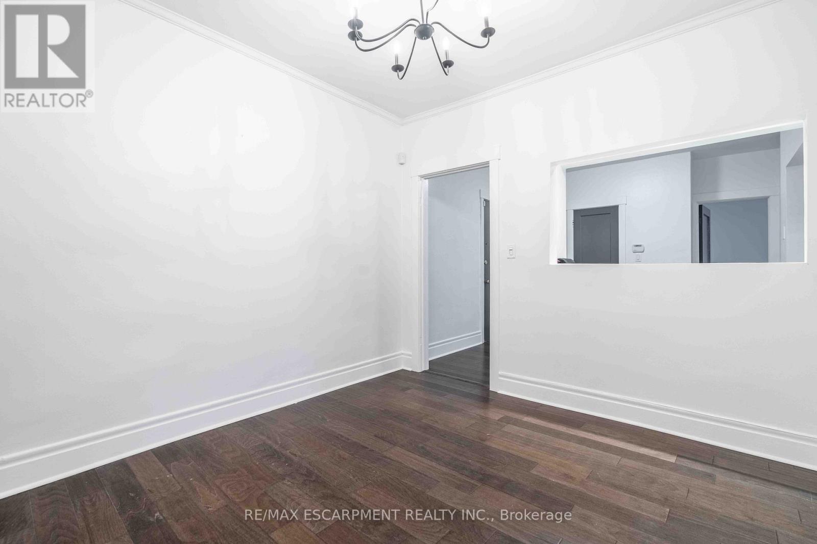 #4 285 KING STREET W - 18