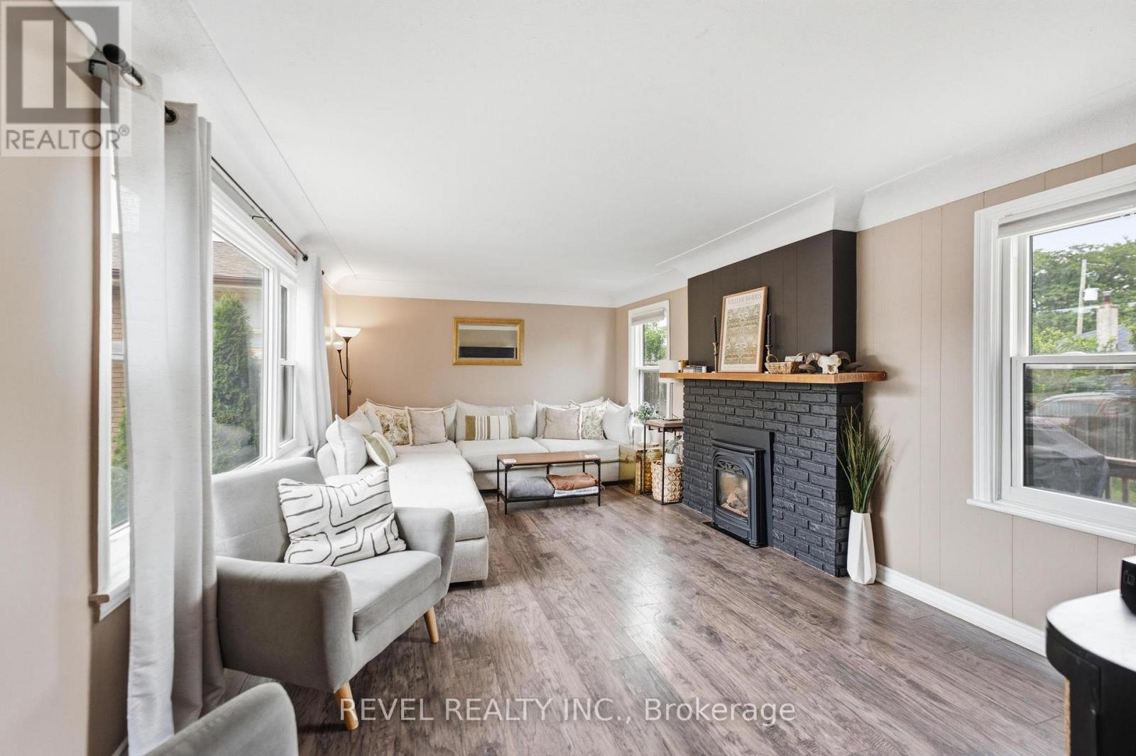 481 UPPER GAGE AVENUE - Image 4