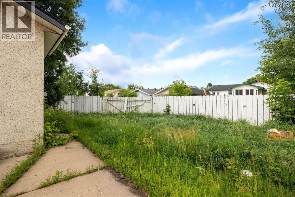 2 Moberly Crescent - 26