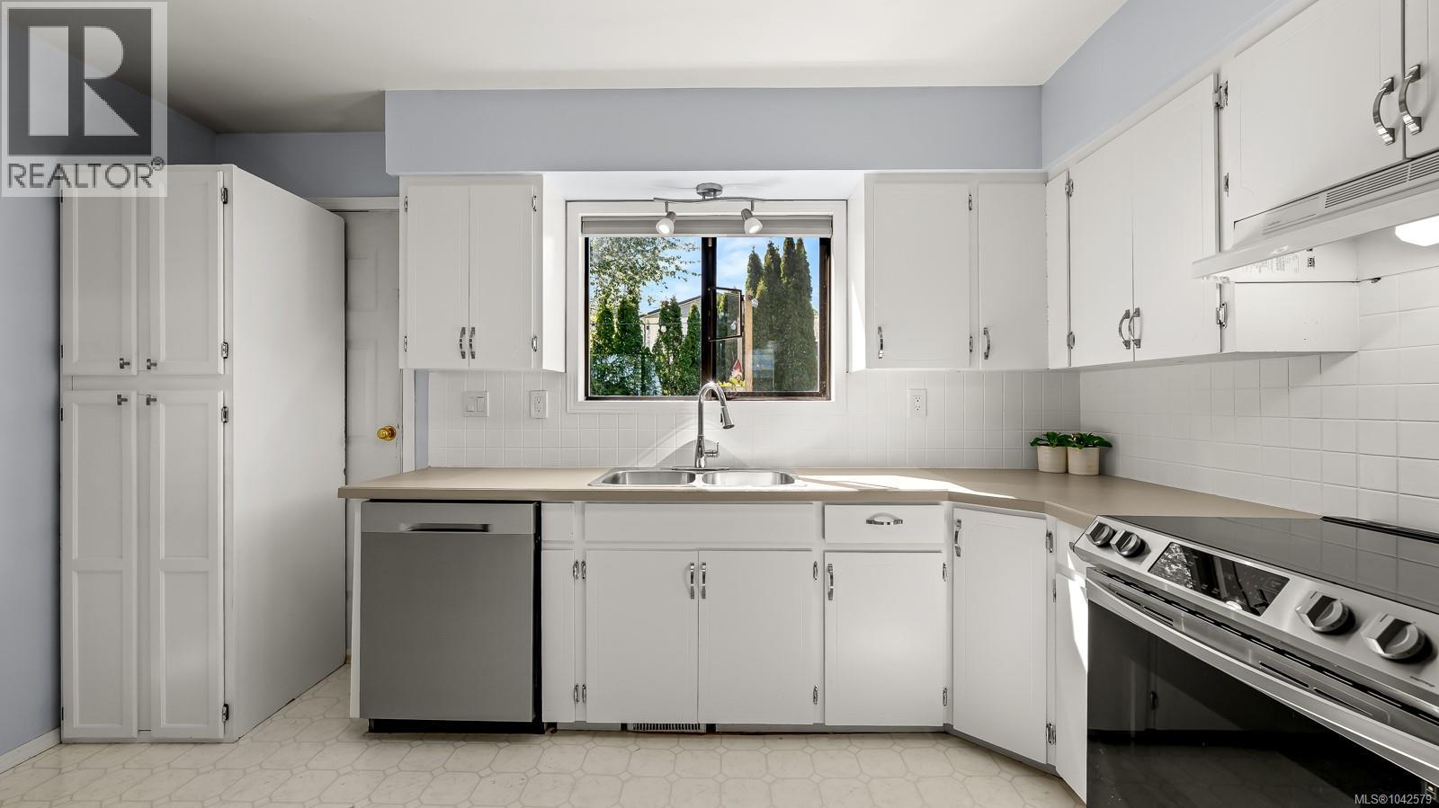1068 Ruby Rd - Image 14