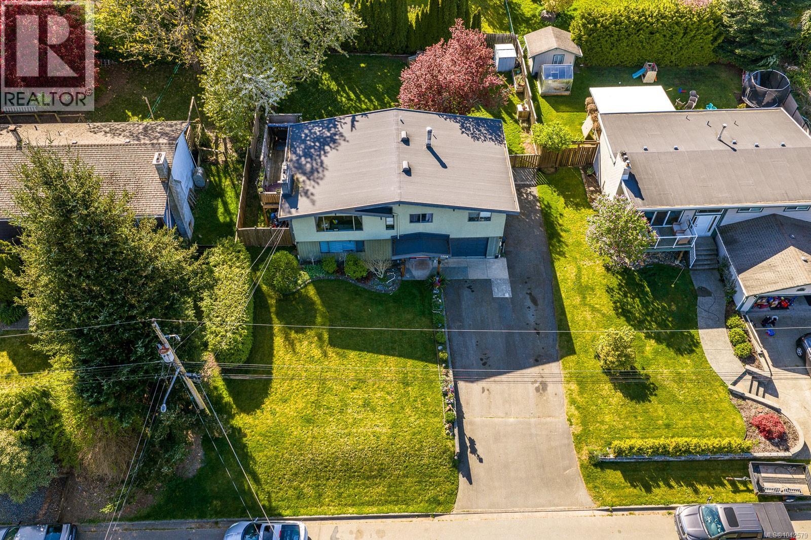 1068 Ruby Rd - 56