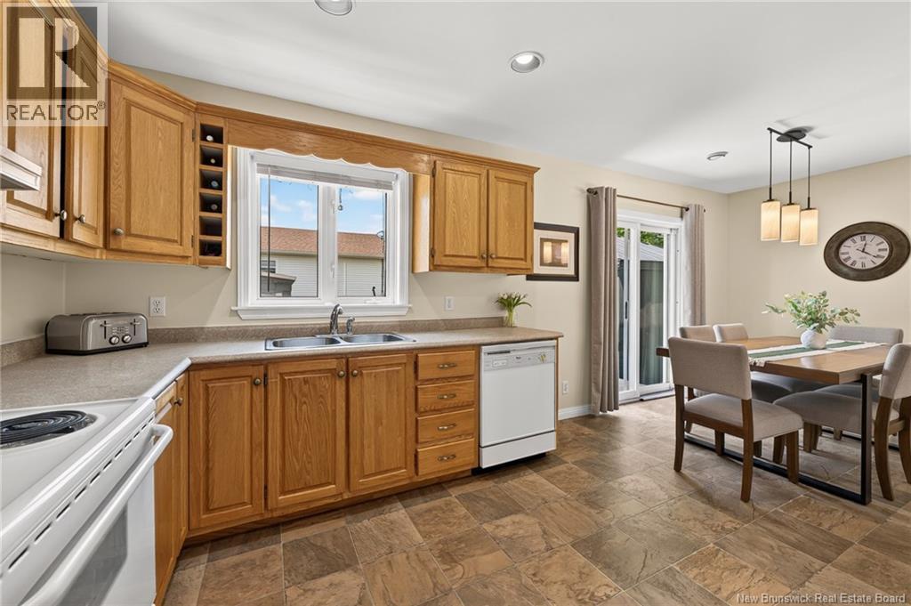 545 Centrale Street - 13