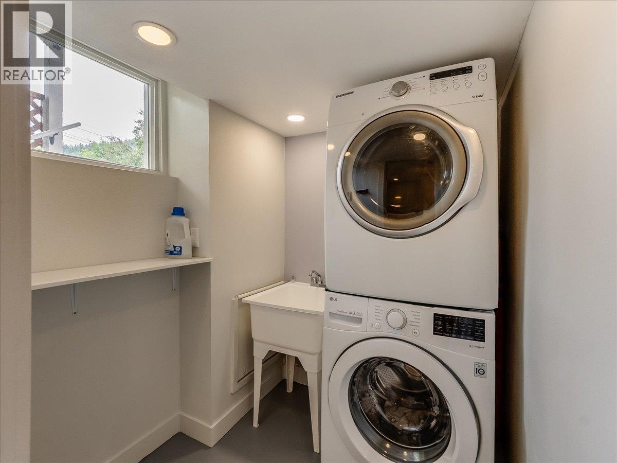 806 10th Street - 21