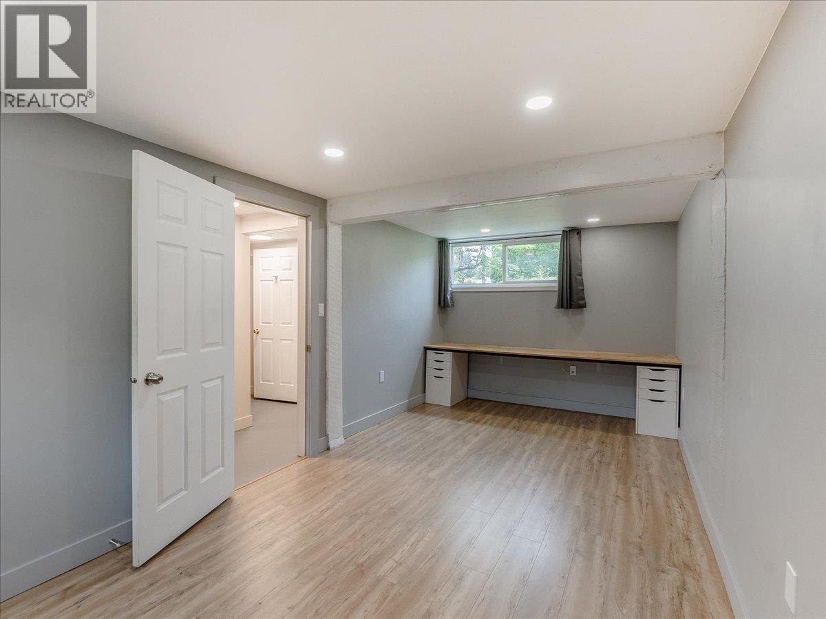 806 10th Street - 26