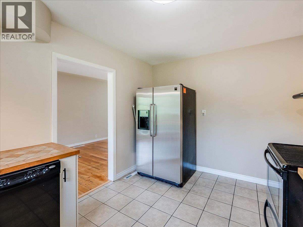 806 10th Street - 11