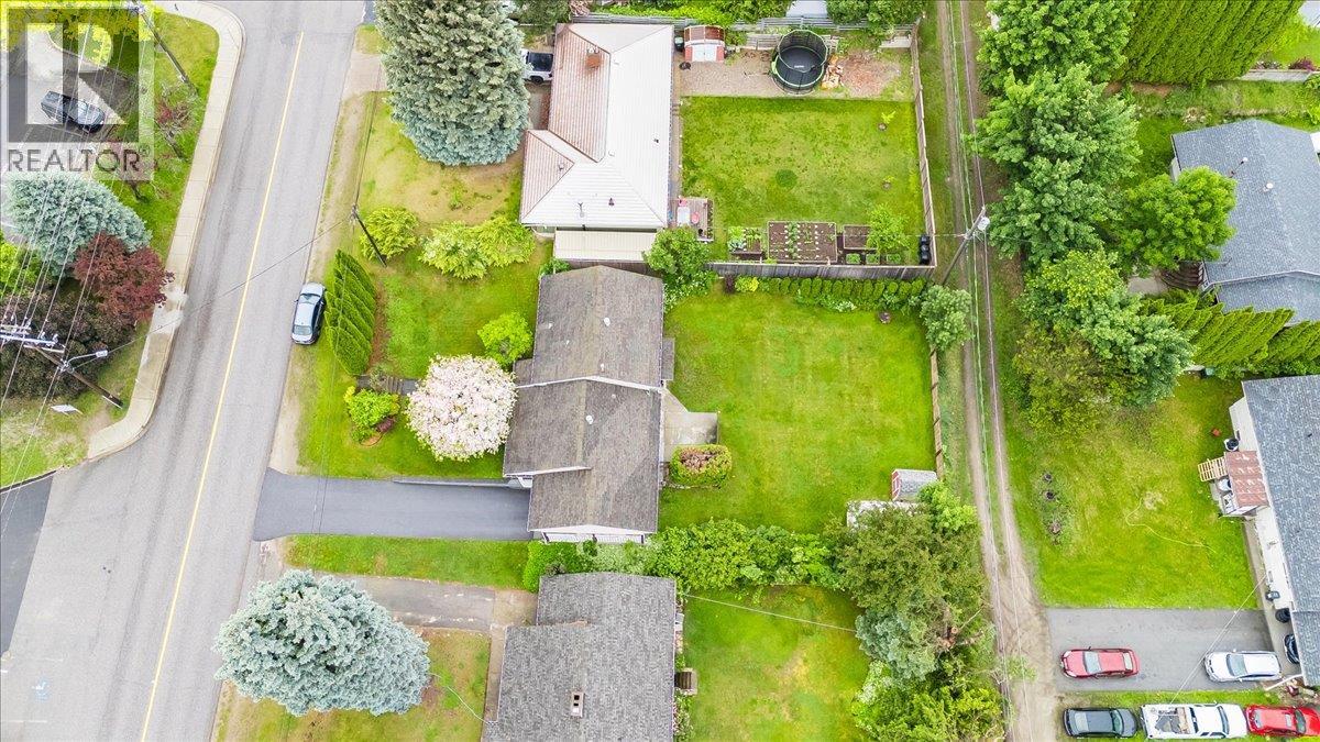 806 10th Street - 53