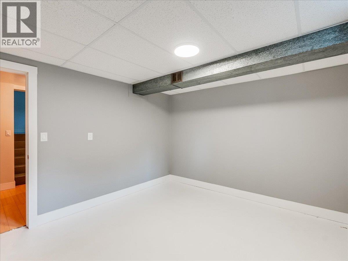 806 10th Street - 32