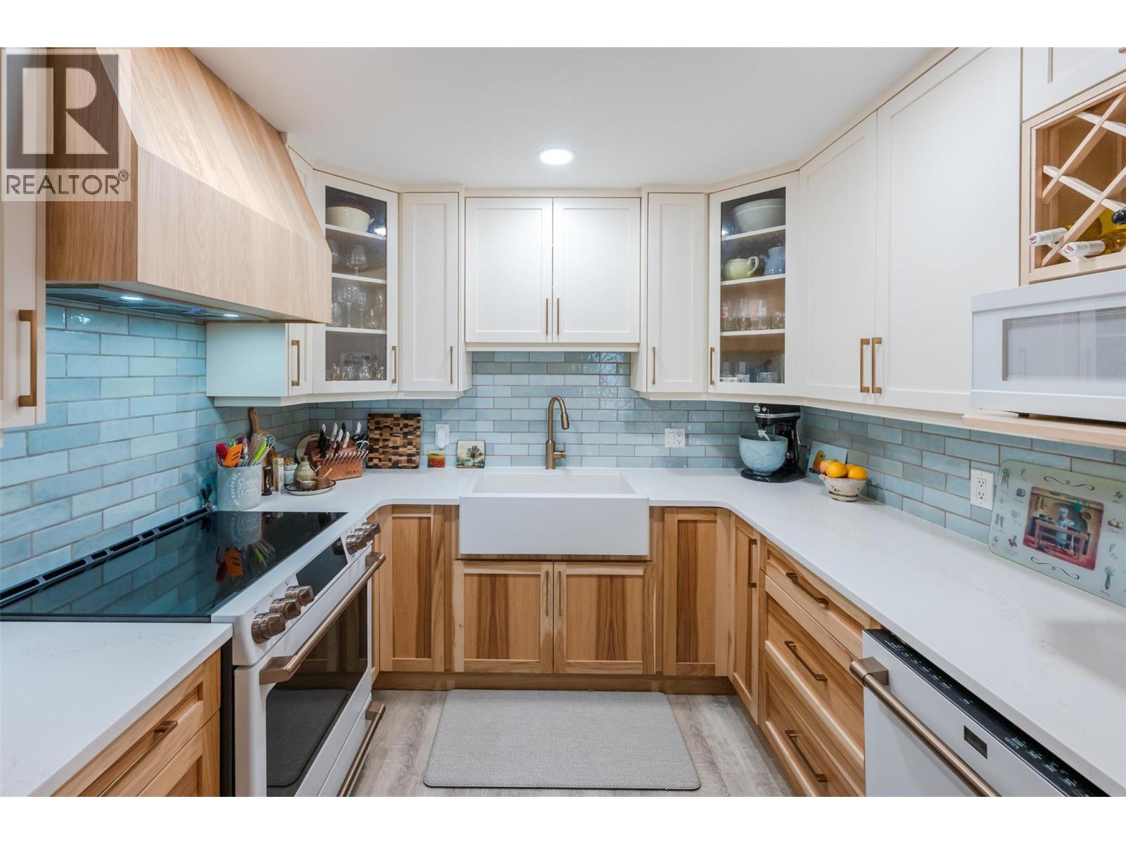 #203 8416 Jubilee Road - 11