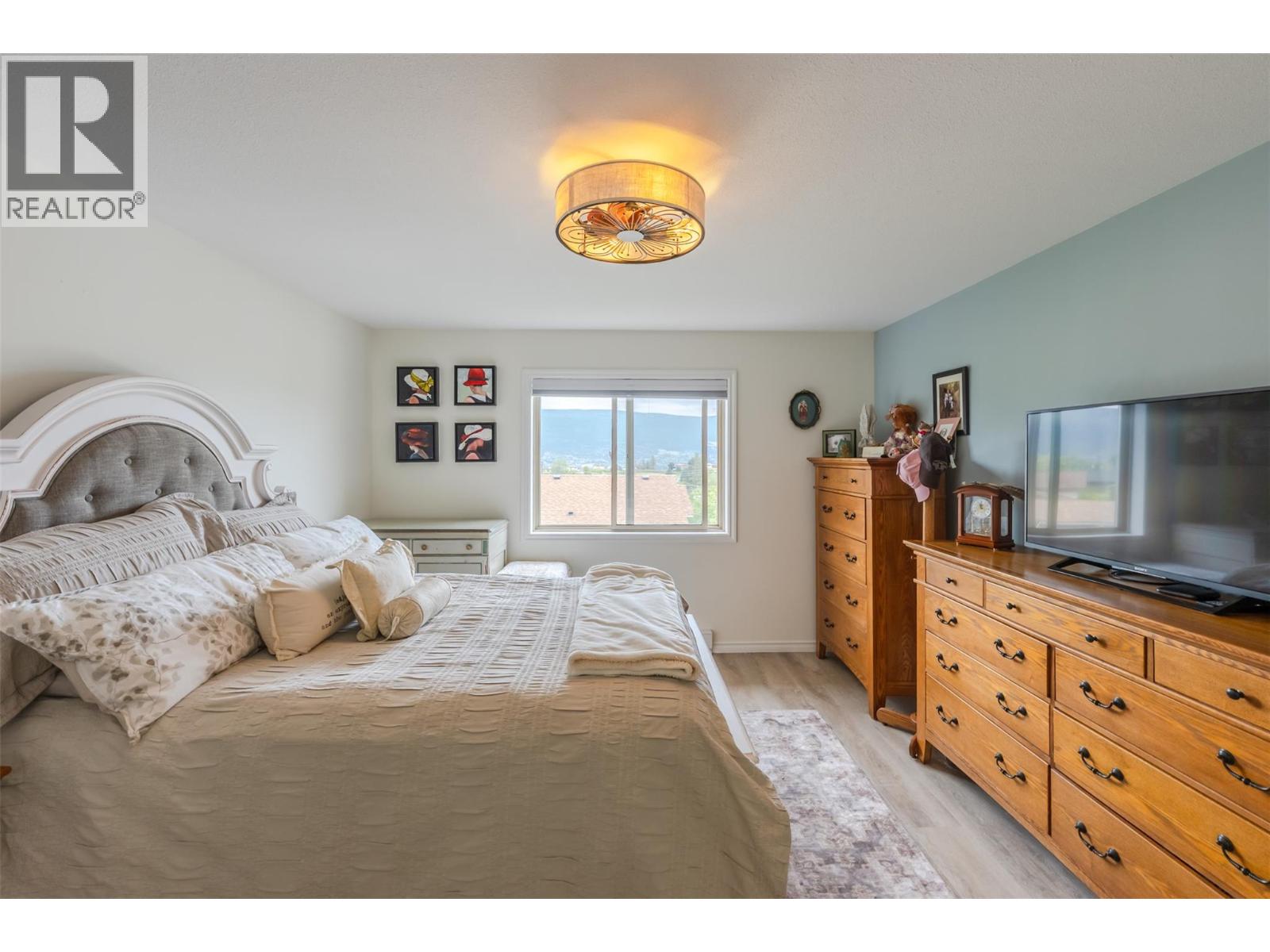 #203 8416 Jubilee Road - 32