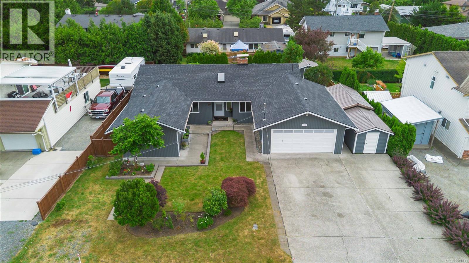 1131 Holly Park Rd, Central Saanich