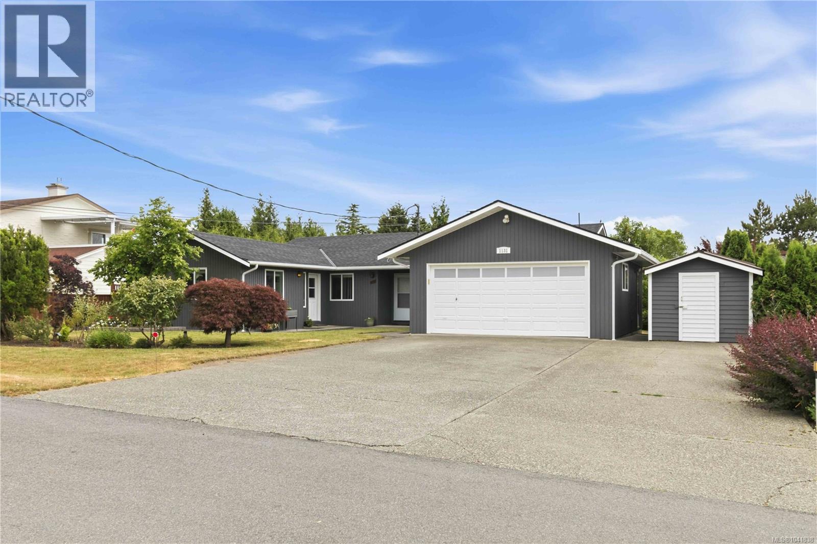 1131 Holly Park Rd, Central Saanich