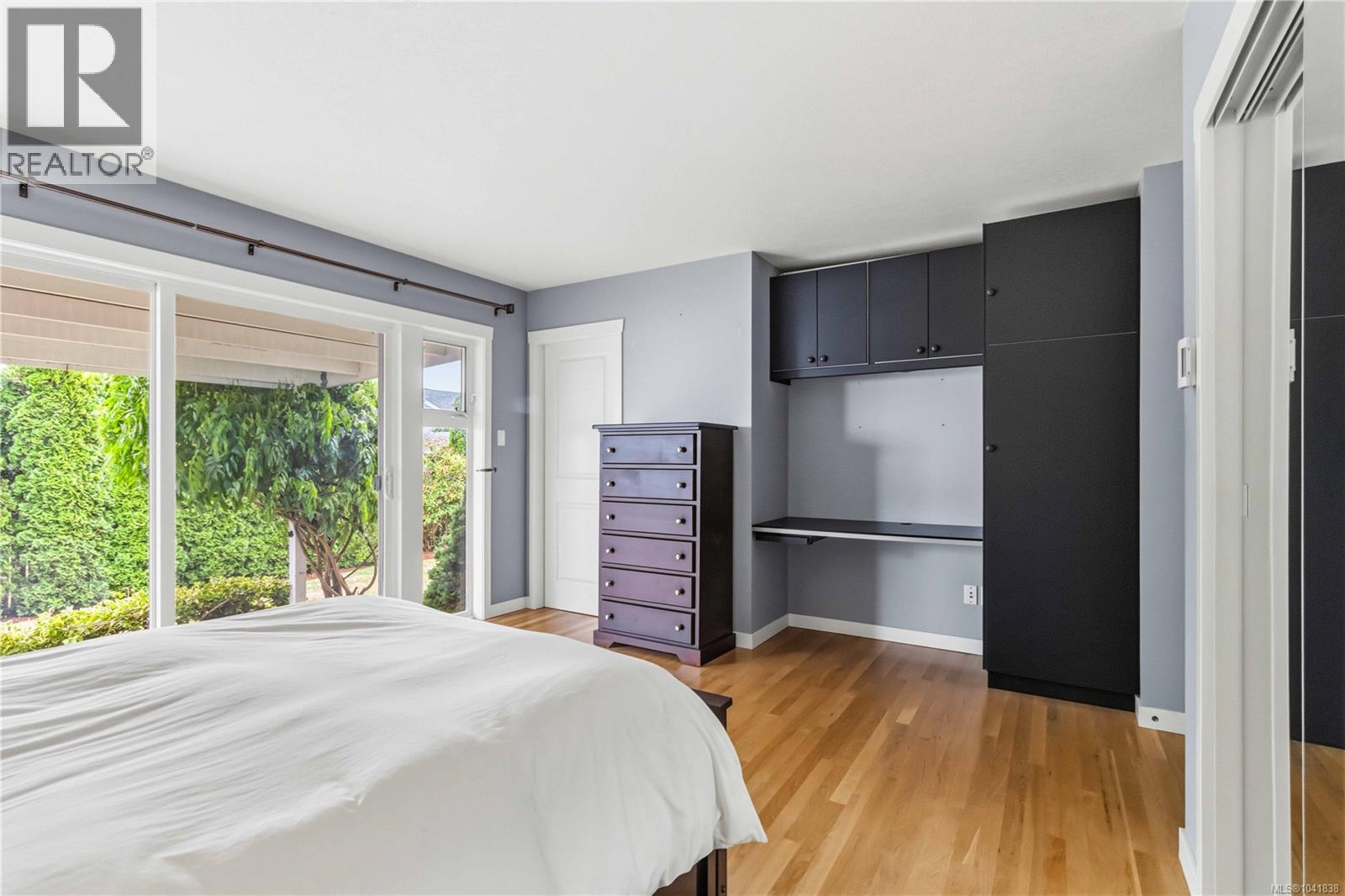 1131 Holly Park Rd, Central Saanich