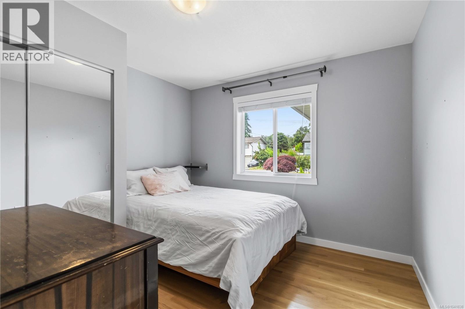 1131 Holly Park Rd, Central Saanich