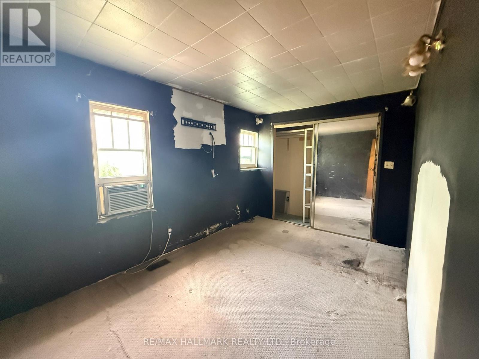 87 GLADSTONE AVENUE - 16