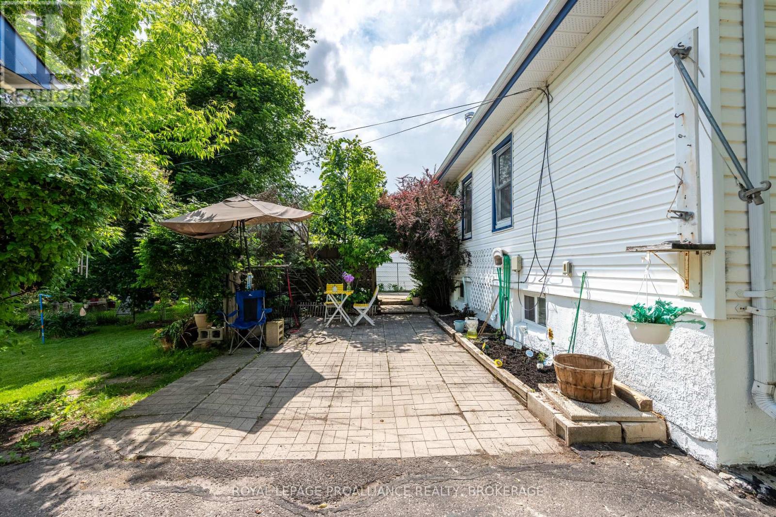 260 ELMWOOD STREET - 32