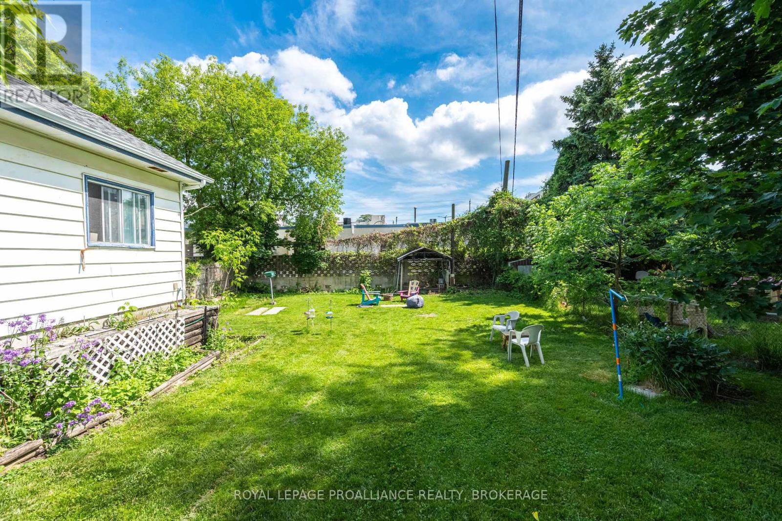 260 ELMWOOD STREET - 35