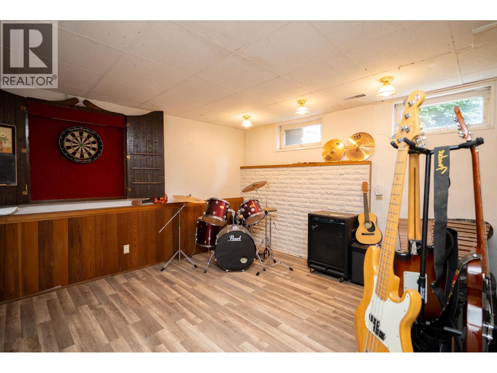 5590 SIMON FRASER AVENUE - 20