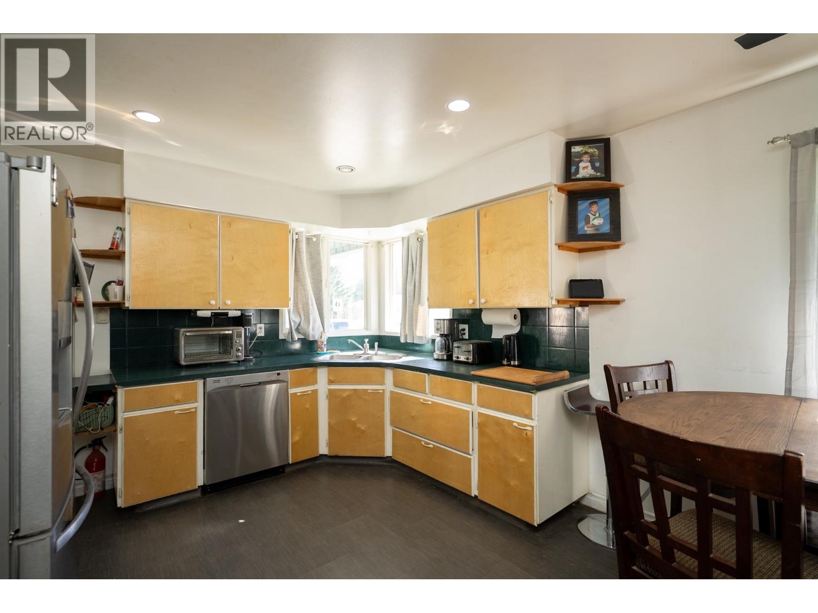 5590 SIMON FRASER AVENUE - 11
