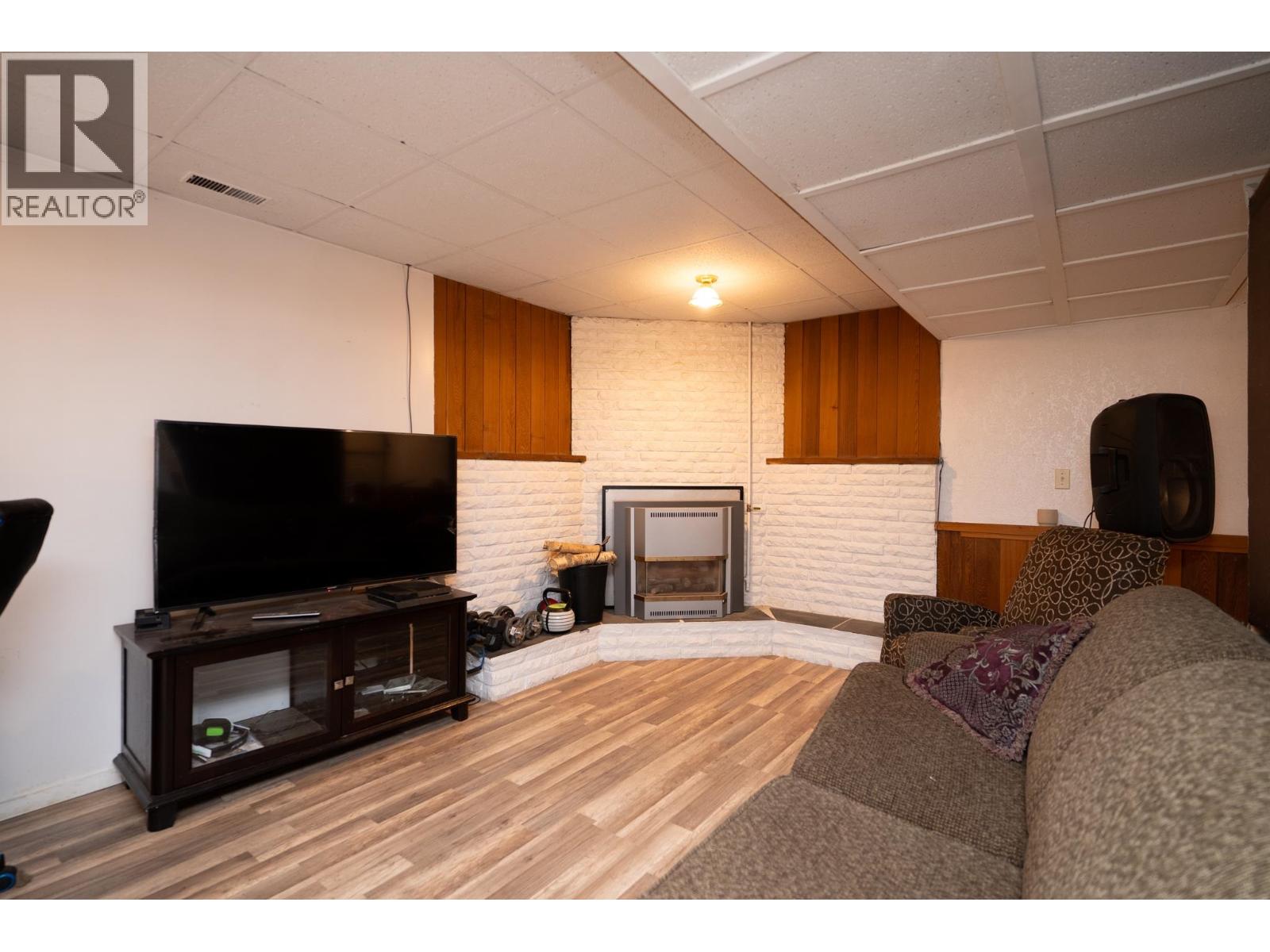 5590 SIMON FRASER AVENUE - 25