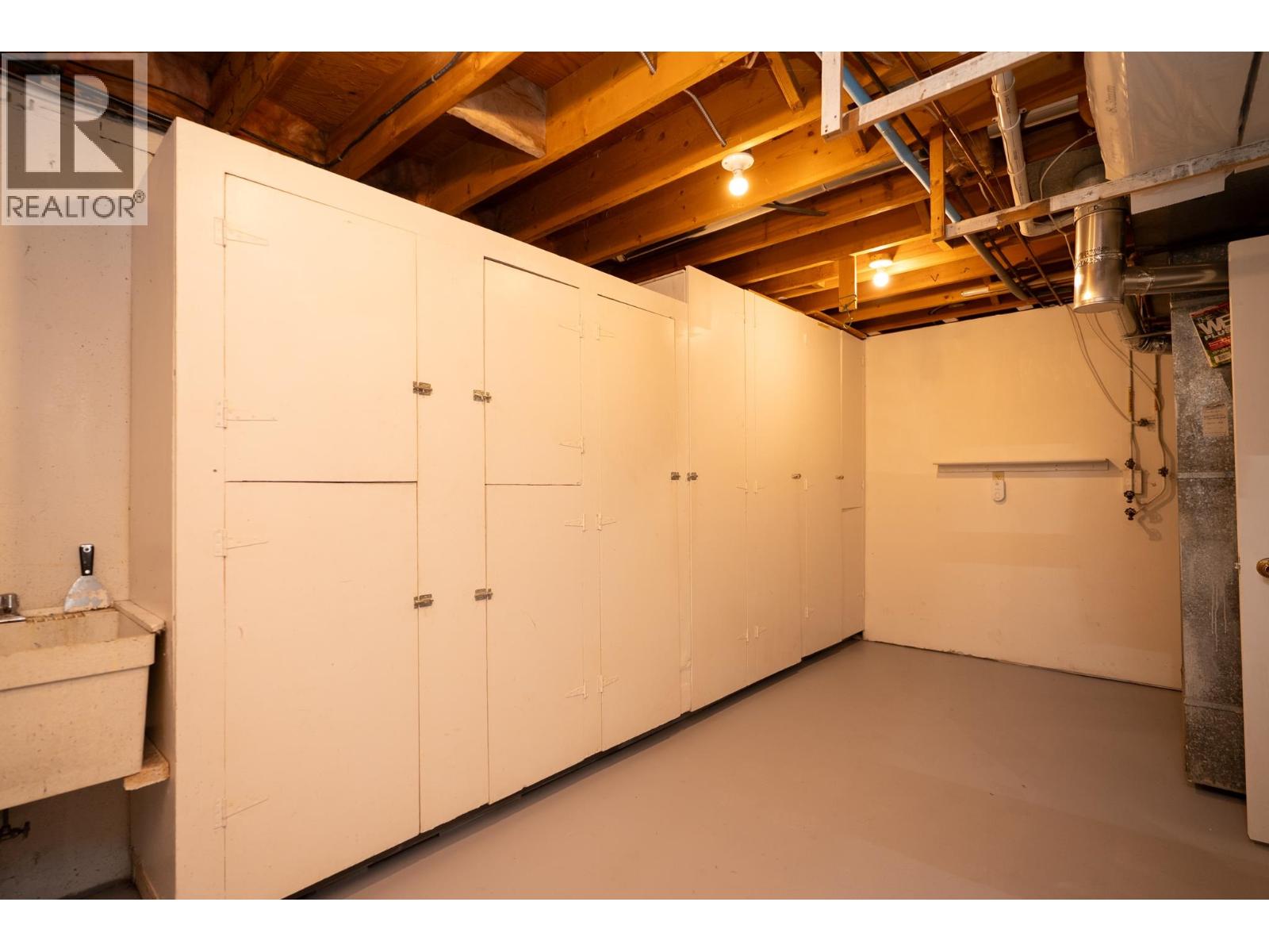 5590 SIMON FRASER AVENUE - 27
