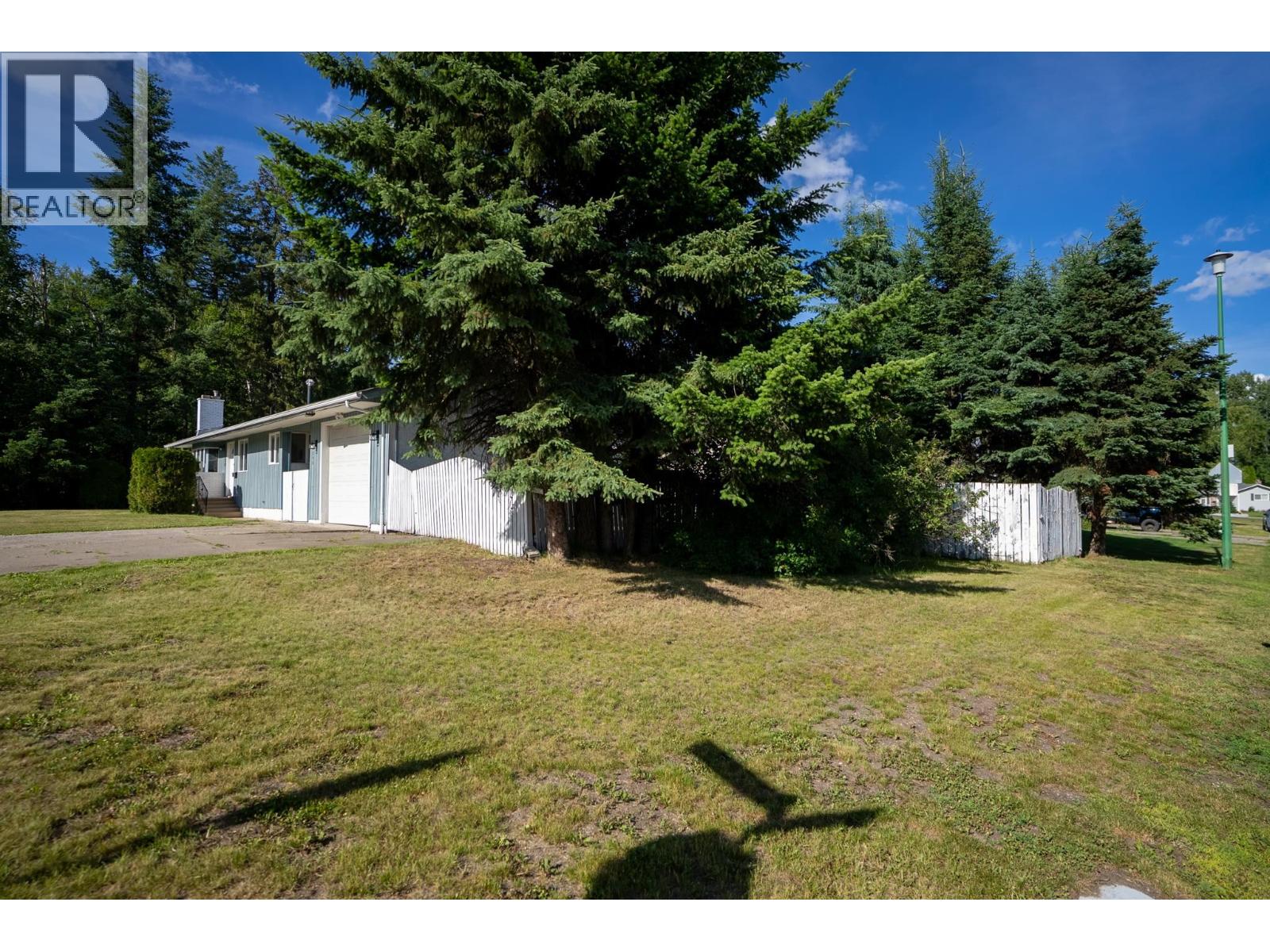 5590 SIMON FRASER AVENUE - 3