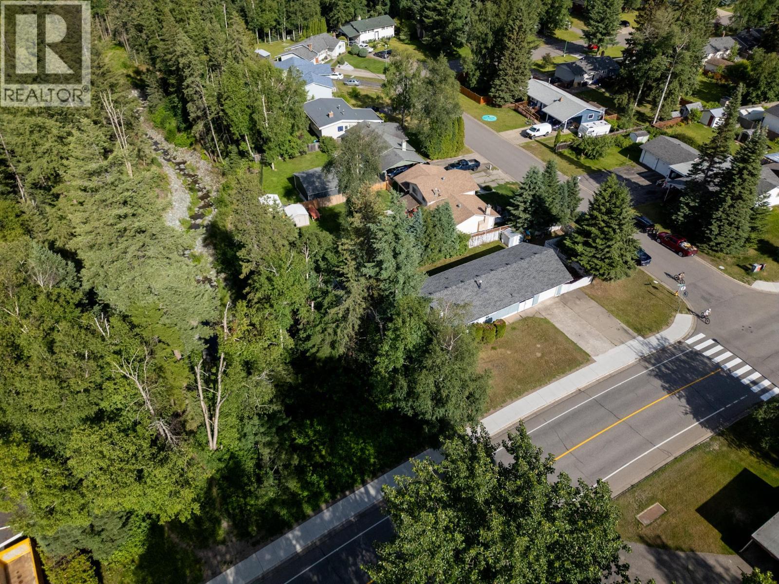 5590 SIMON FRASER AVENUE - 5