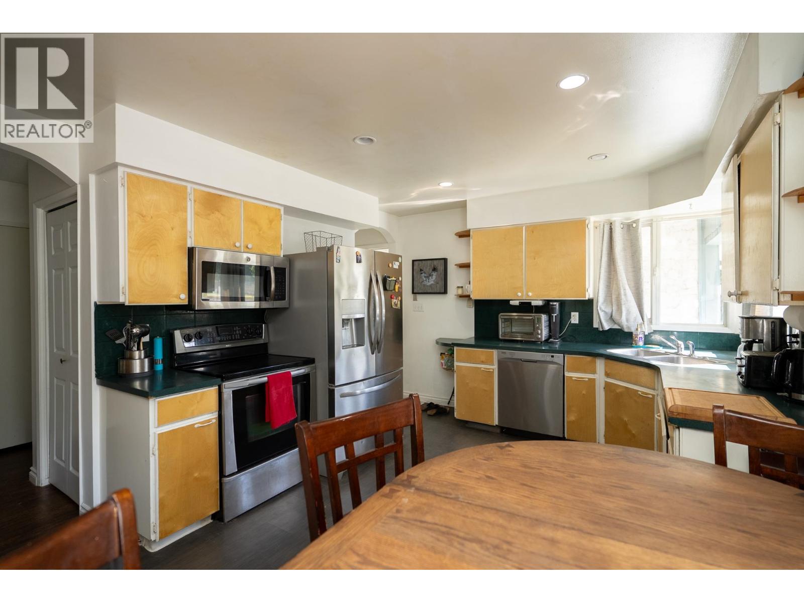5590 SIMON FRASER AVENUE - 12