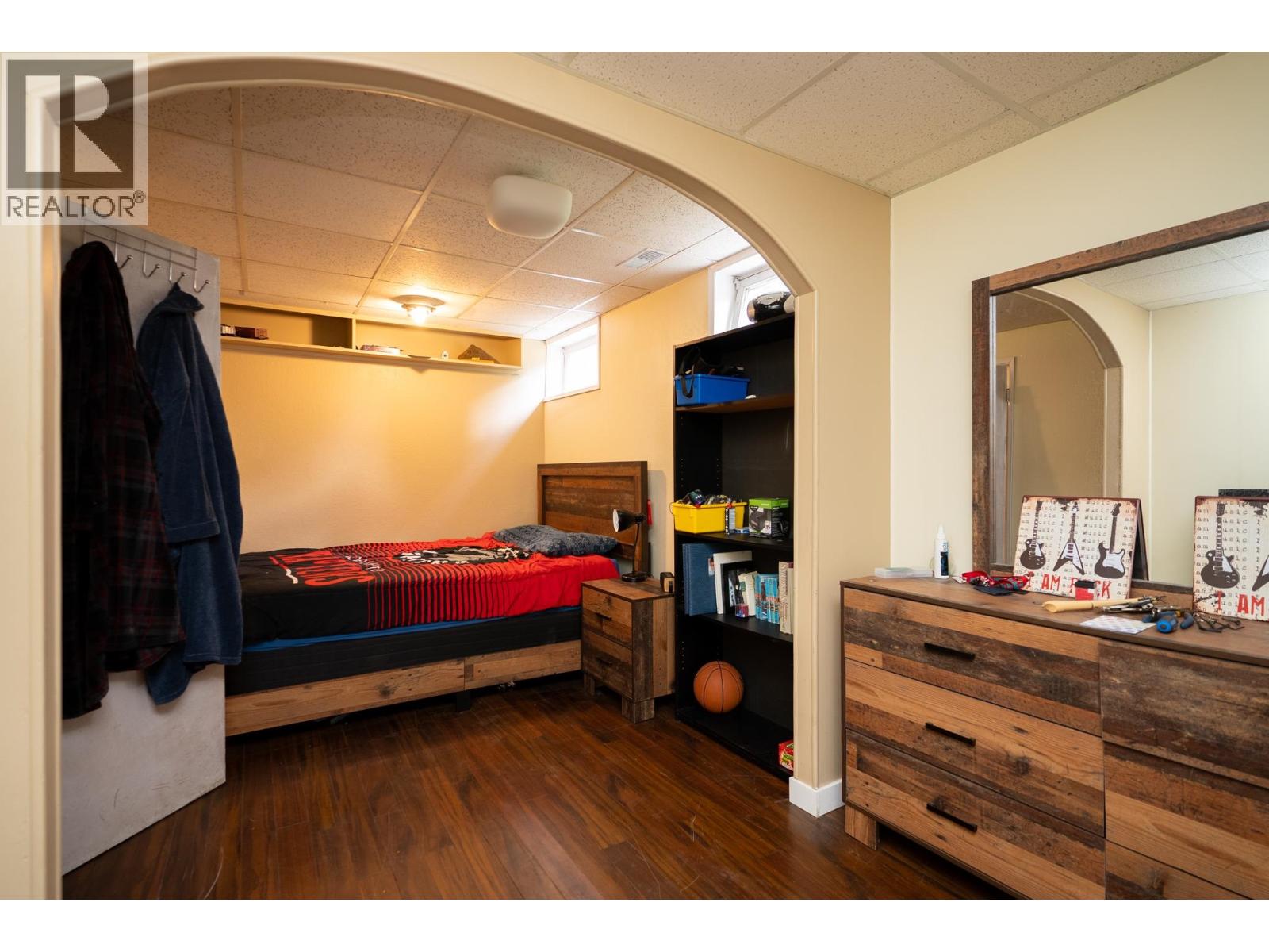 5590 SIMON FRASER AVENUE - 24