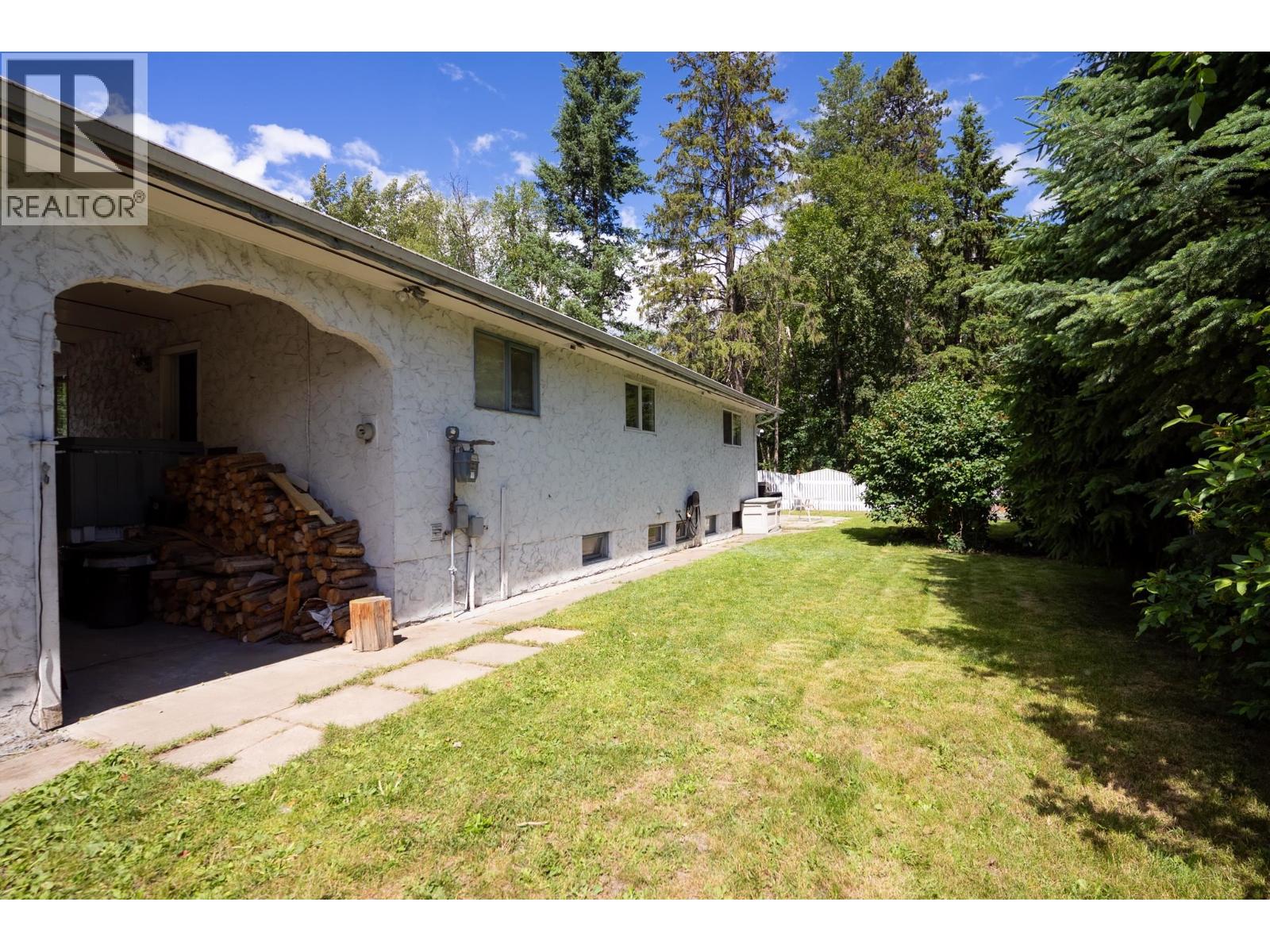5590 SIMON FRASER AVENUE - 34