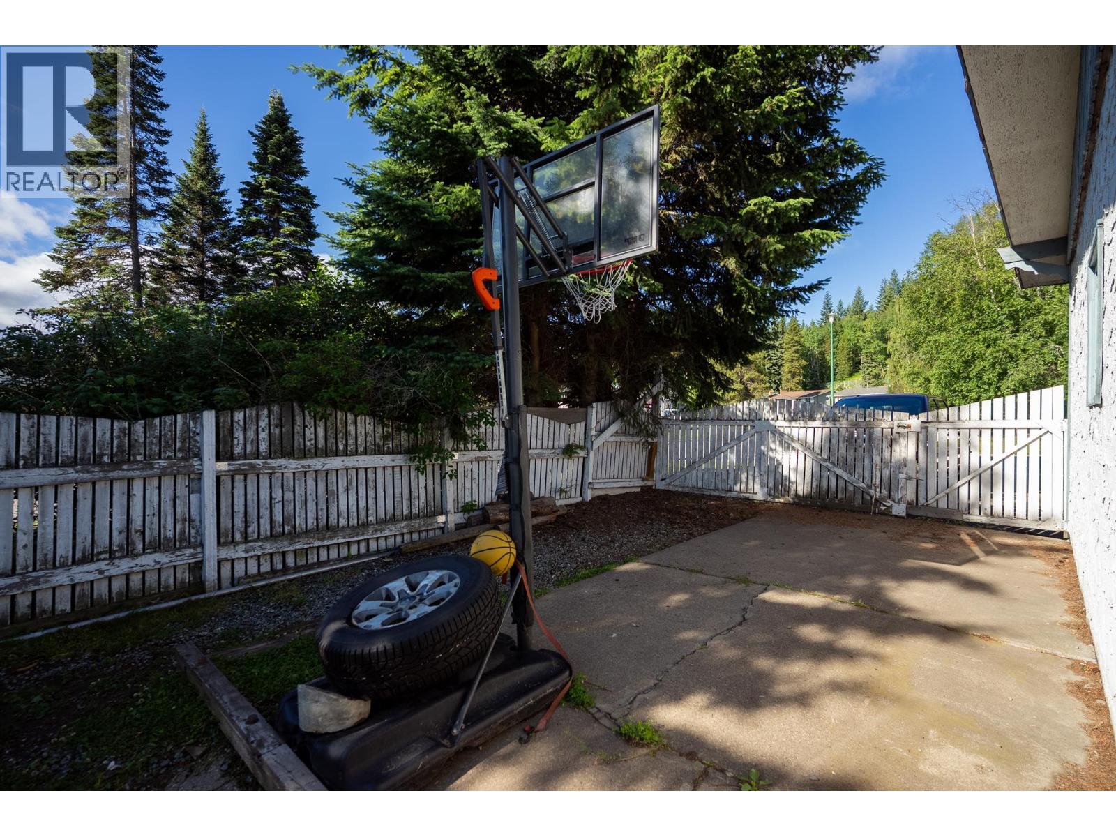 5590 SIMON FRASER AVENUE - 35