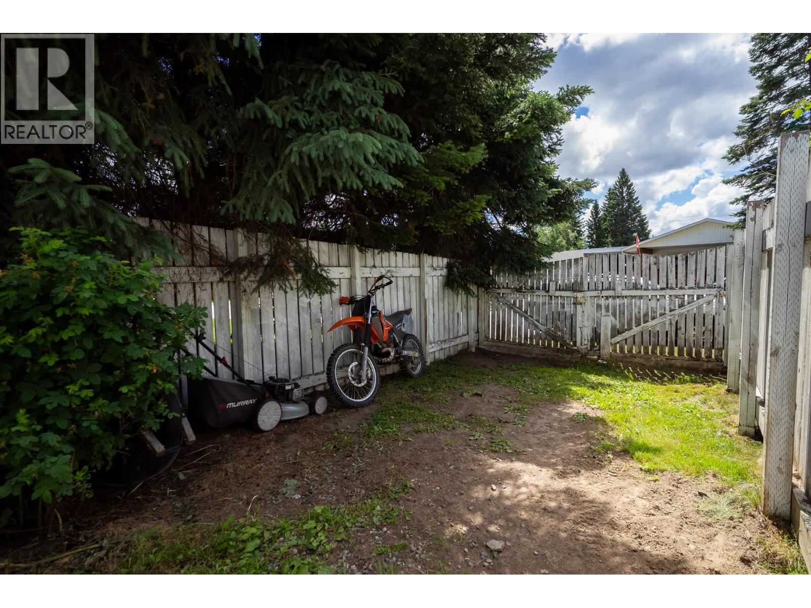 5590 SIMON FRASER AVENUE - 37