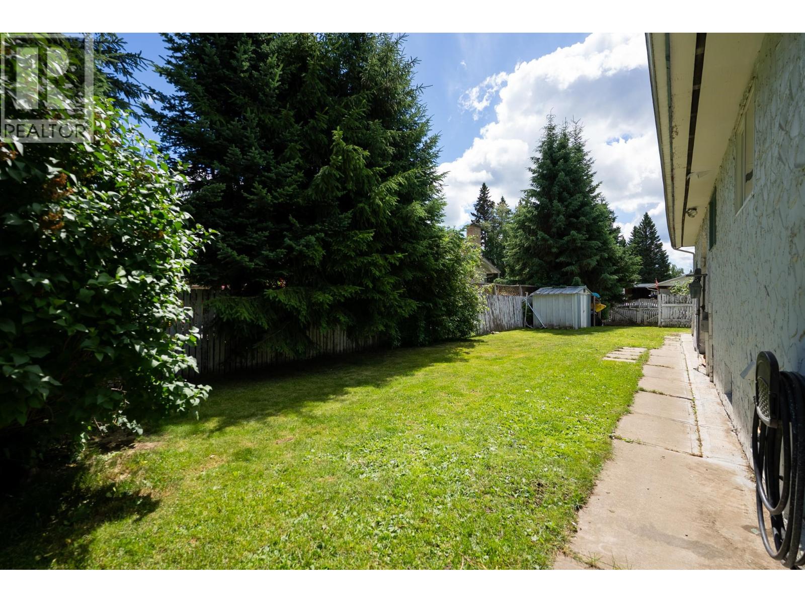 5590 SIMON FRASER AVENUE - 32