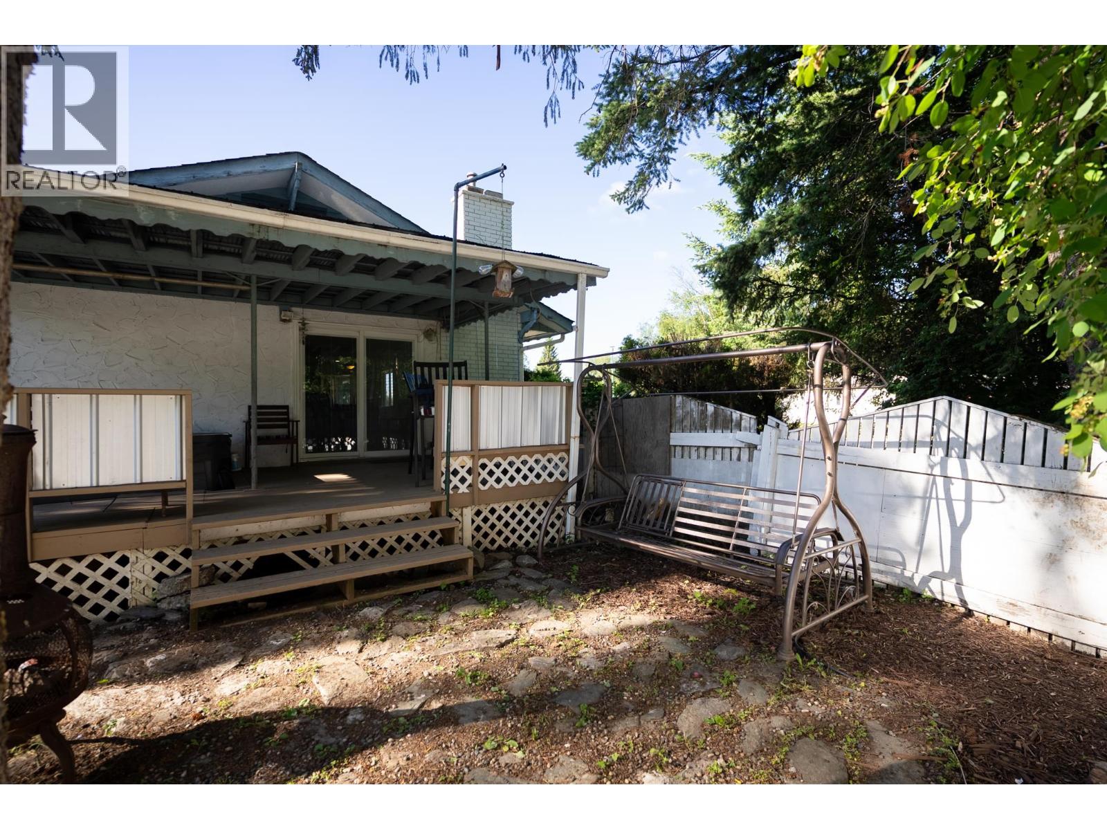 5590 SIMON FRASER AVENUE - 31