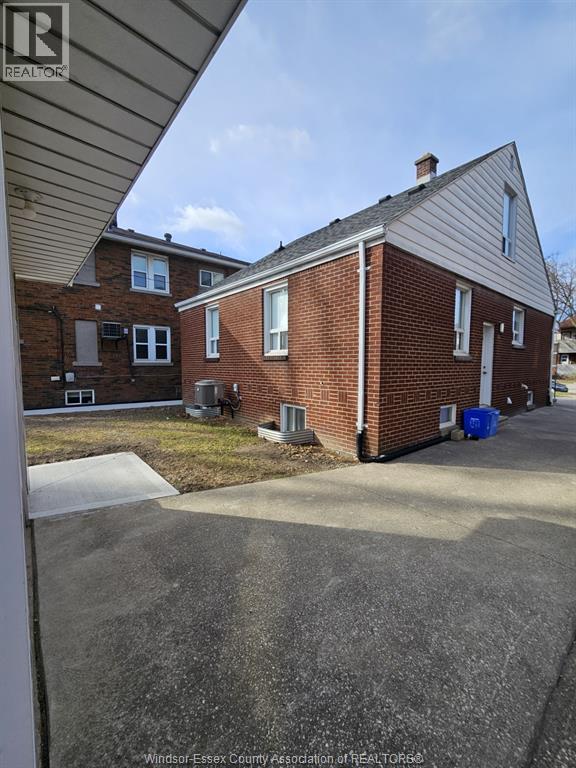 336 PARTINGTON AVENUE, Windsor — photo 3