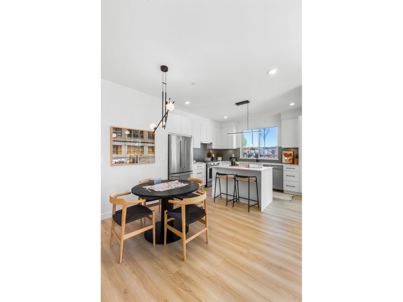 213 2771 MONTROSE AVENUE, Abbotsford