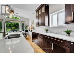 16 Hemlo Crescent, Ottawa, ON K2T1C7 Photo 18