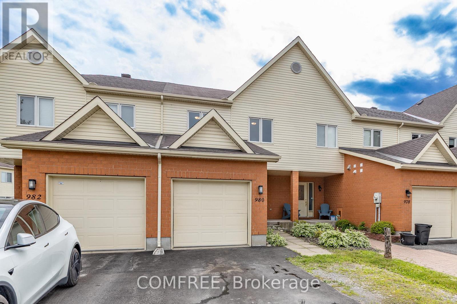 980 HERITAGE DRIVE - 1