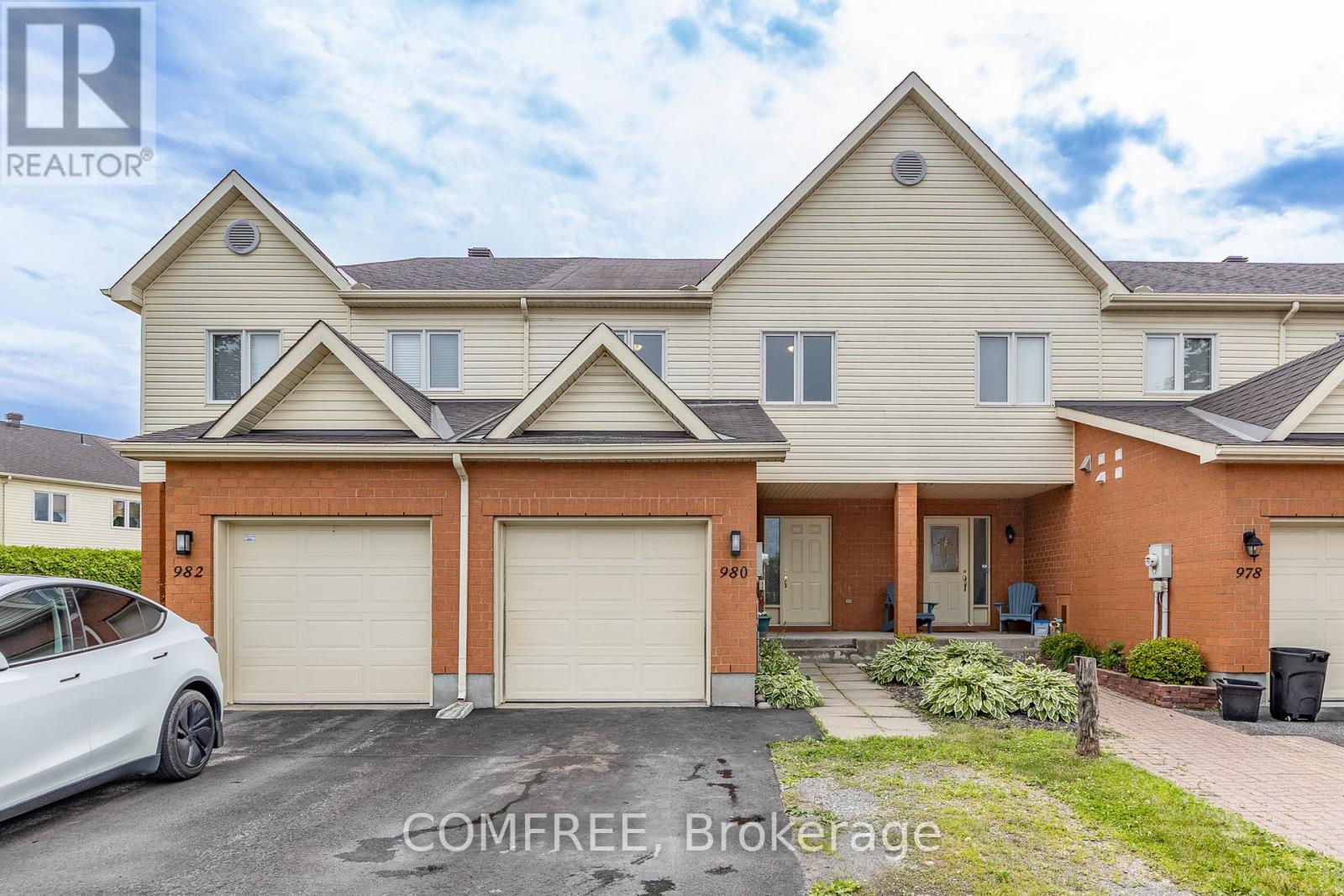 980 HERITAGE DRIVE - 2