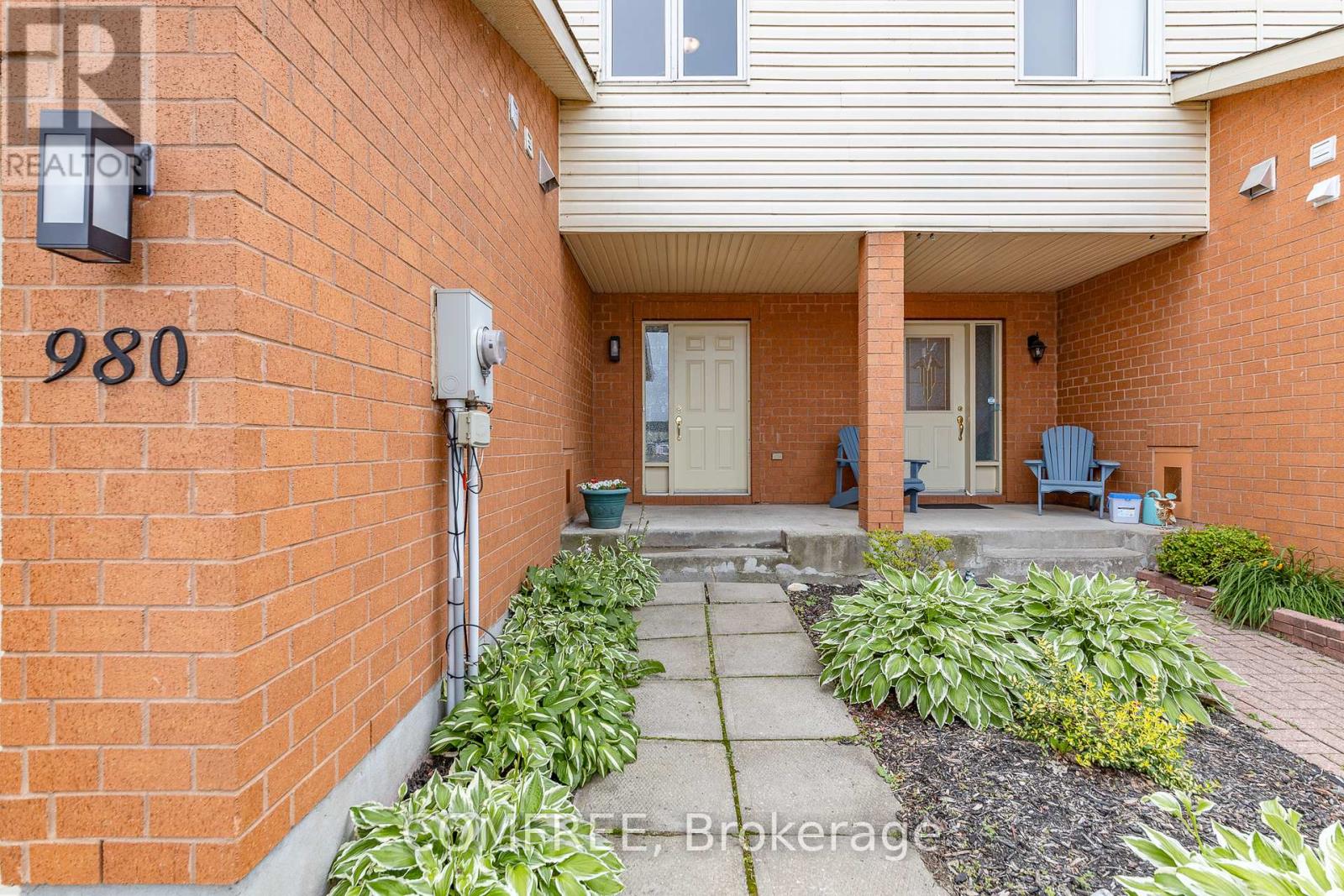 980 HERITAGE DRIVE - 3